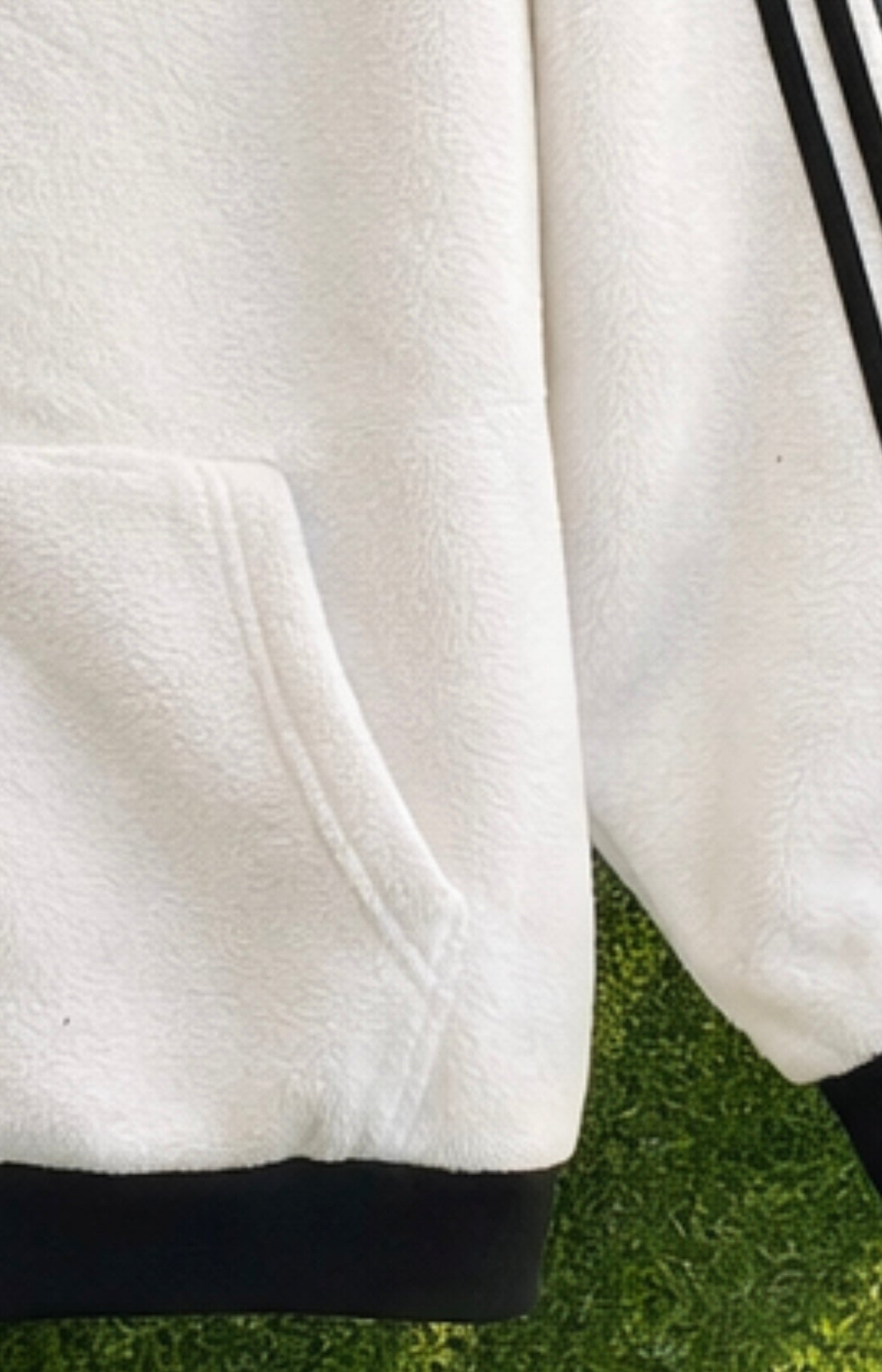 جاكيت عصري بتصميم أنيق