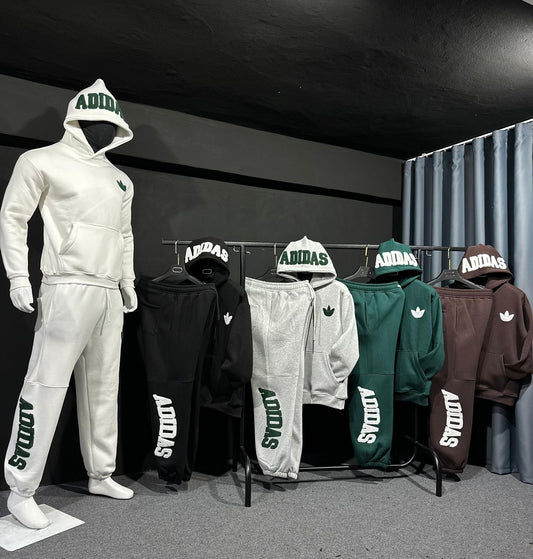 طقم رياضي رجالي (هودي + بنطال) – أناقة وراحة يومية