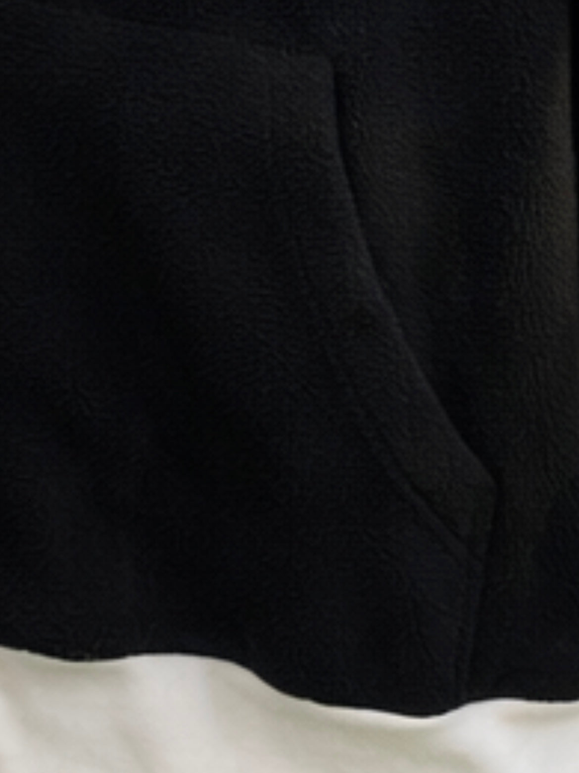 جاكيت عصري بتصميم أنيق